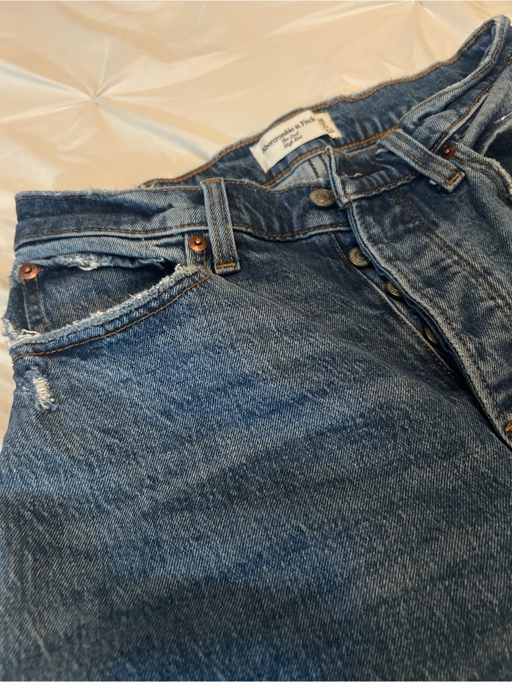 Abercrombie & Fitch Distressed Dad High-Rise Jeans. Size 26/2. - Picture 10 of 16